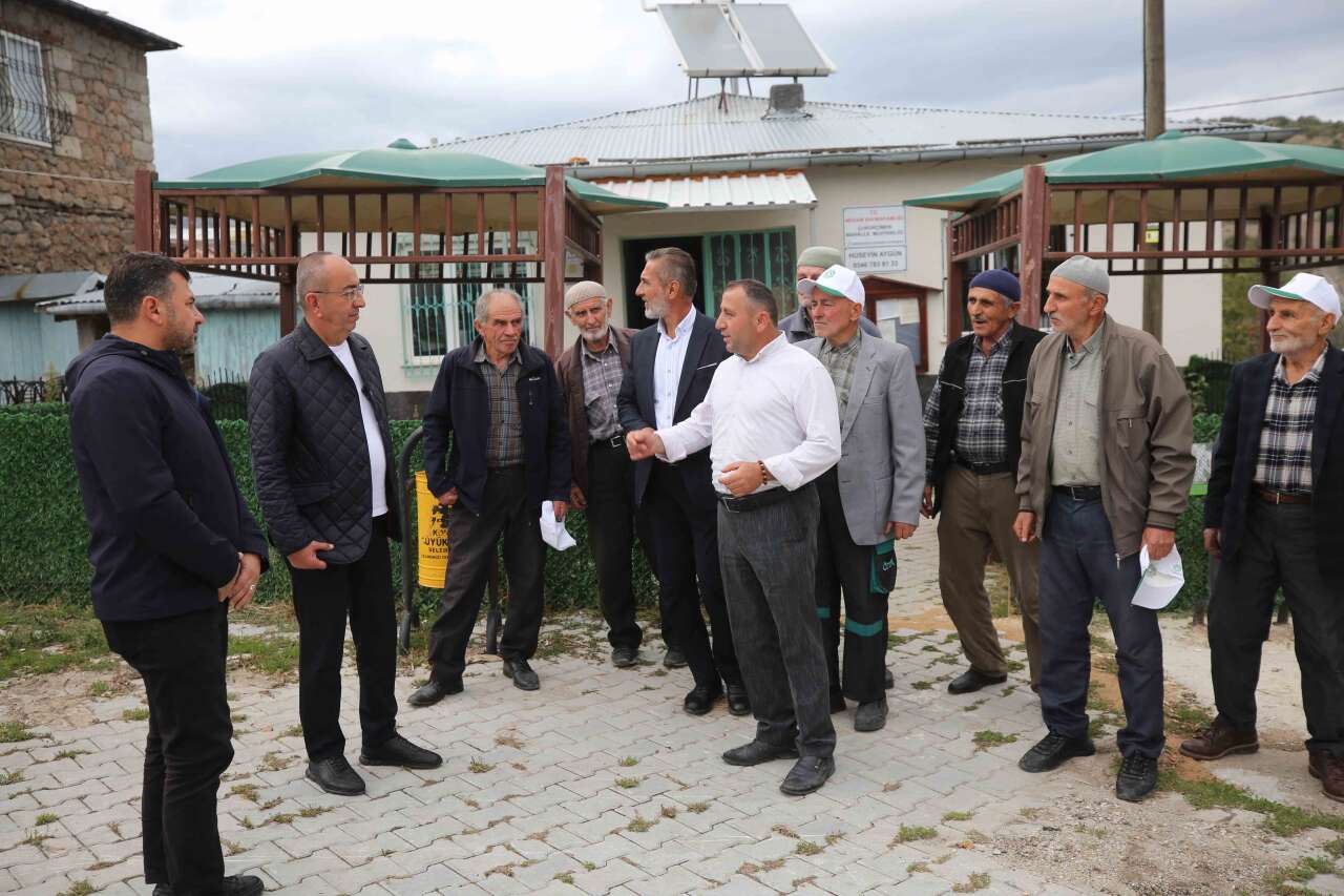 Başkan Kavuş’tan 7 mahalleye çıkarma! Konyalıların taleplerini yerinde dinledi 12